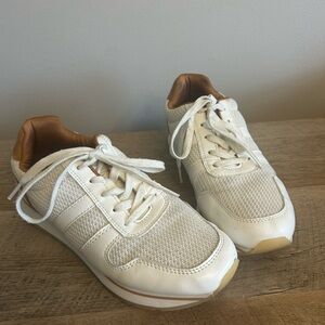 Banana Republic Factory White Leather Walking‎ Sneakers Sz 7.5 Comfort Preppy